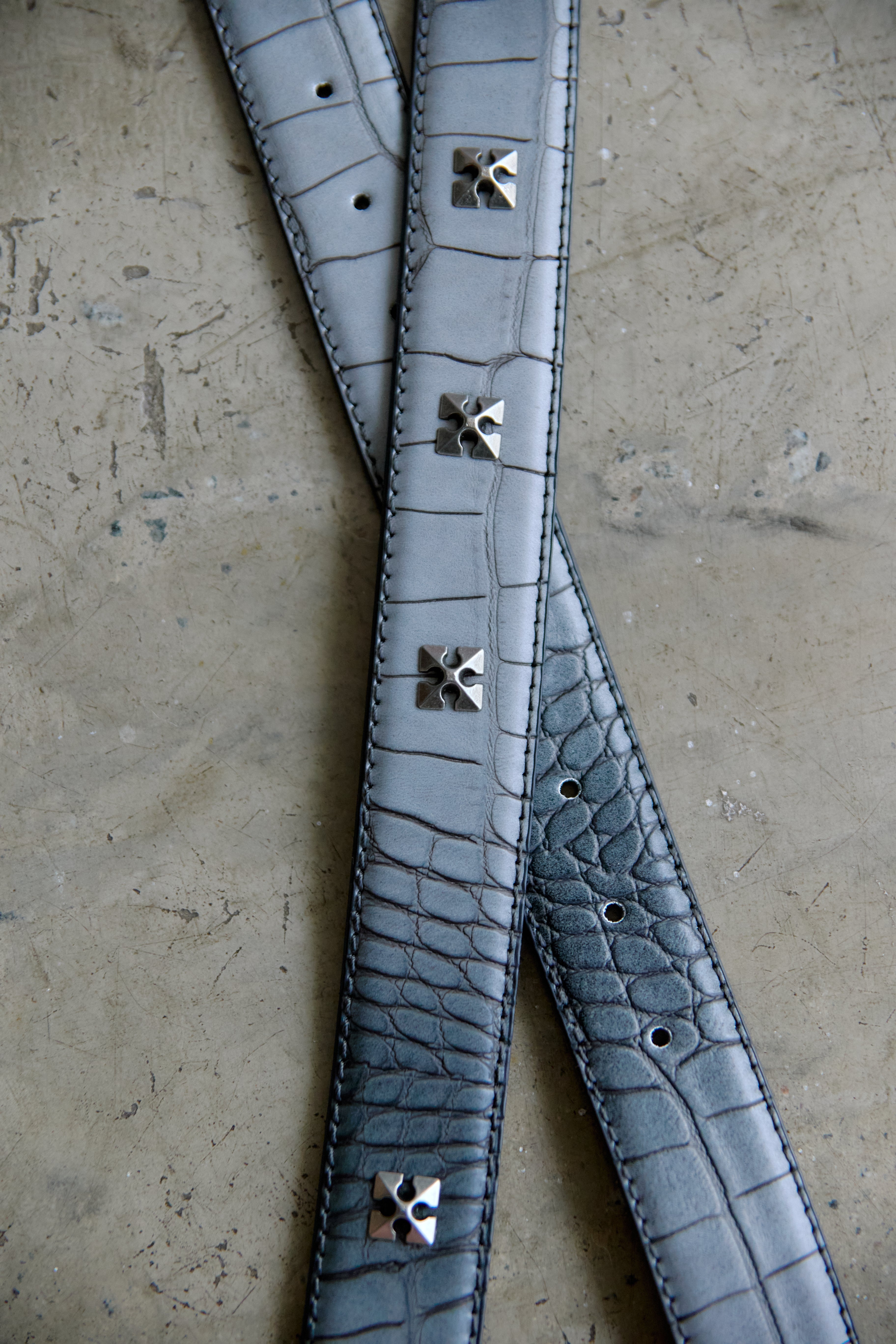 Grey Croc - HOLLOW Belt