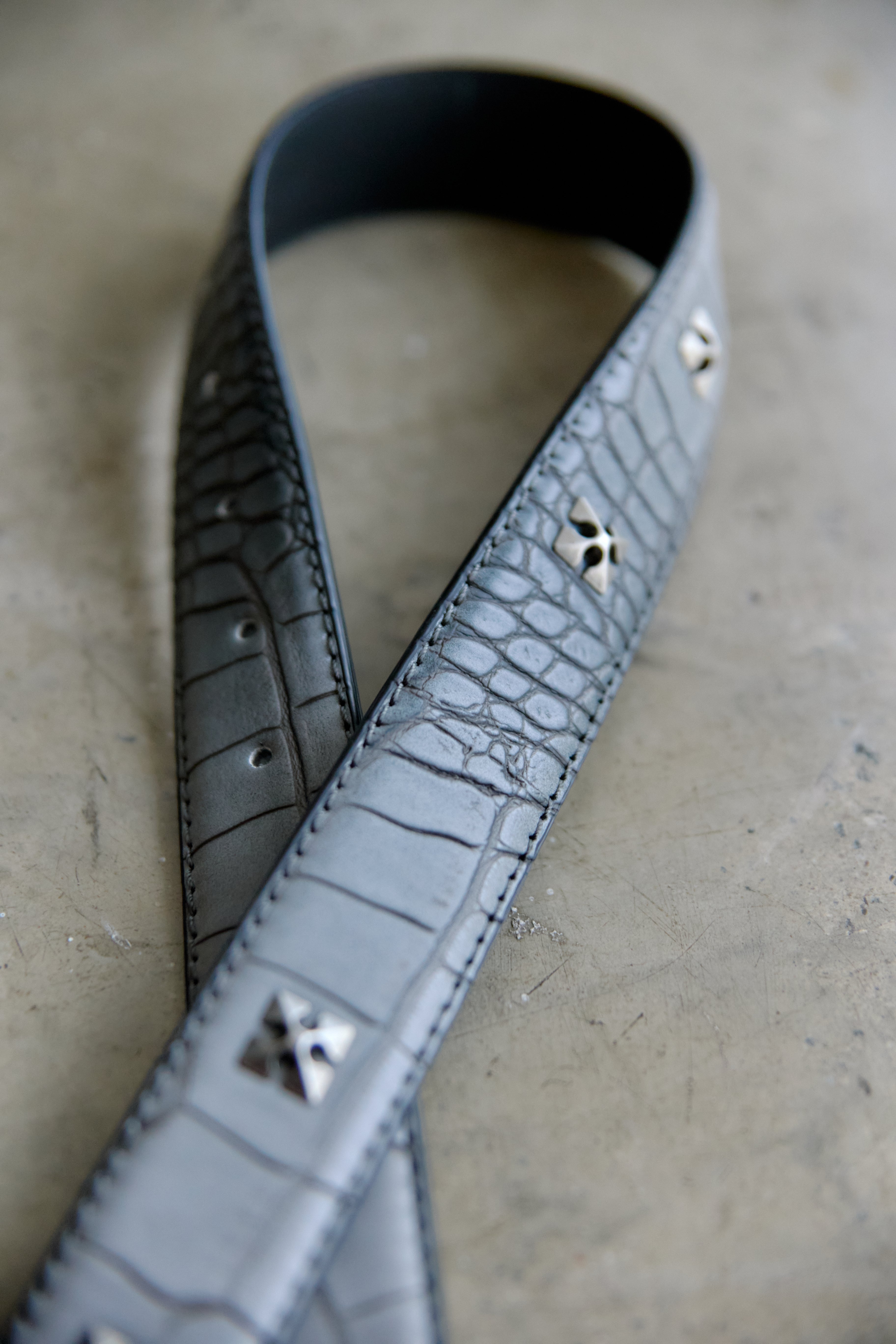 Grey Croc - HOLLOW Belt